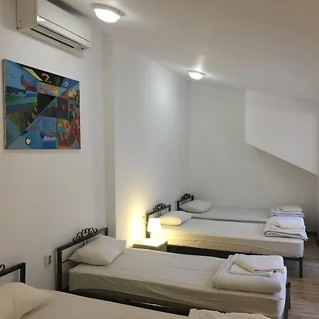 Hostel Art And