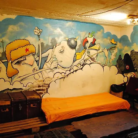 Art And Hostel